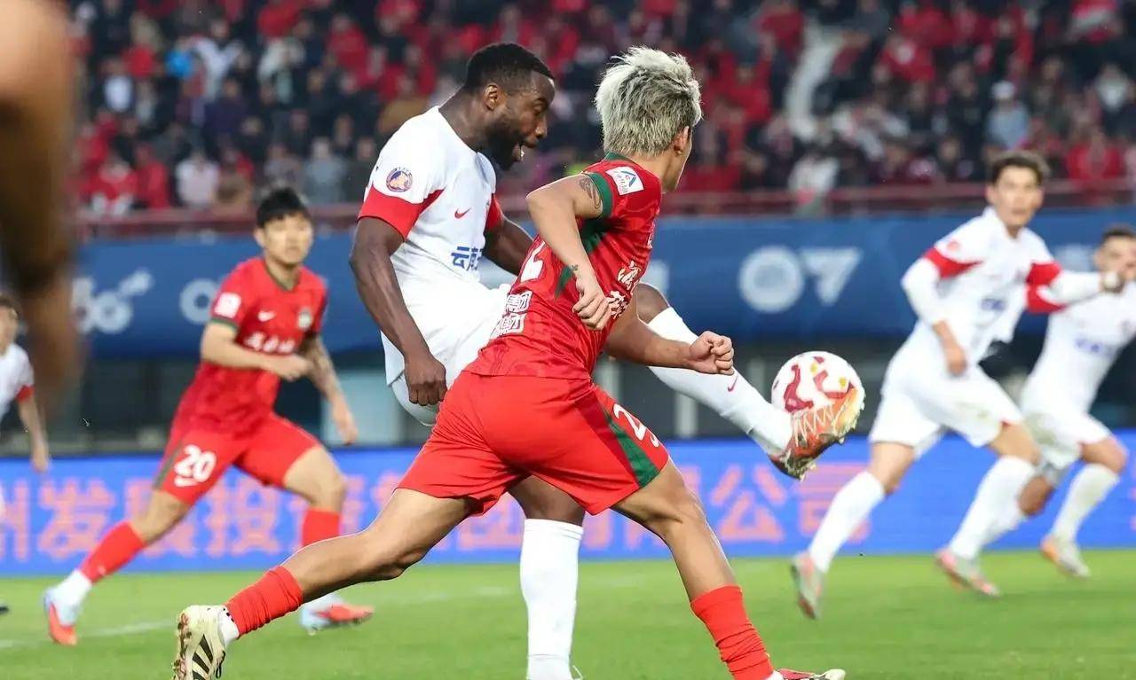 英雄联盟注册-转会期葡萄牙体育调整名单以备中超；迎来里程碑环节打磨；悬念犹存；纪律约束更严格(葡萄牙体育足球俱乐部转会最新消息)