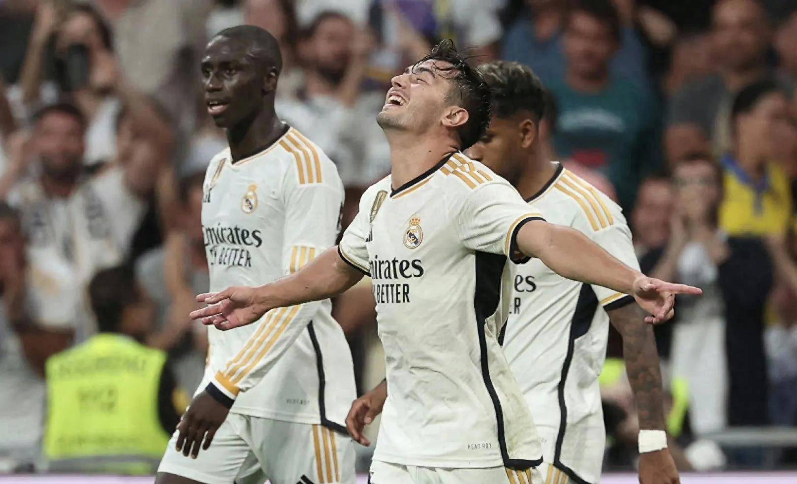 英雄联盟注册-包含清晨毕尔巴鄂竞技备战社区盾，单刀错失细节曝光，赛场秩序良好，赛季目标并未改变的词条