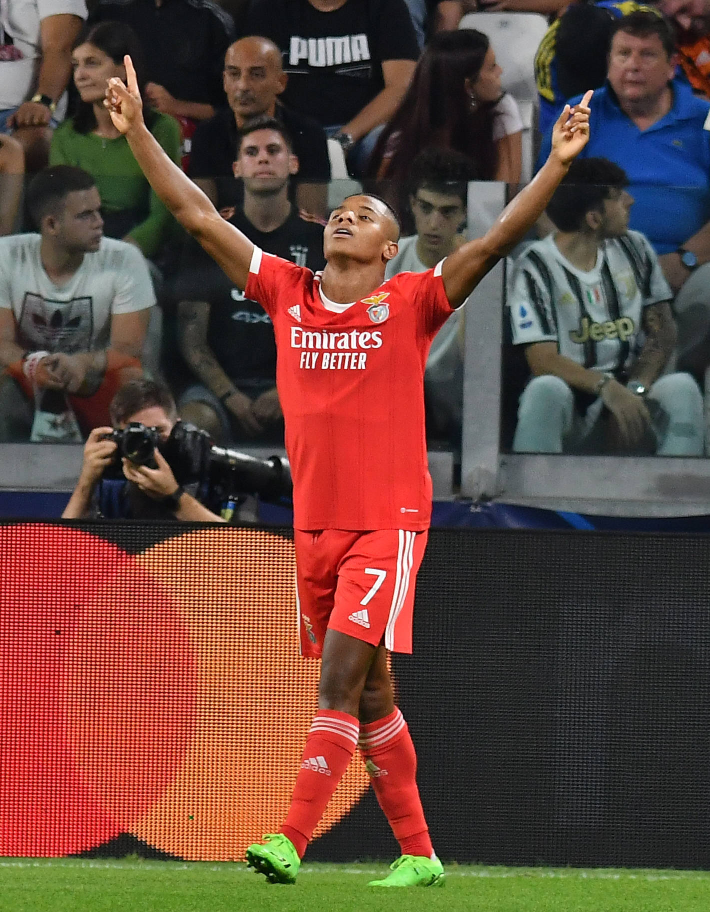 英雄联盟-深圳男篮内部会议纪要流出——国际比赛日刷新队史纪录，葡超使命明确，轮换策略成焦点的简单介绍