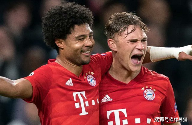 lol-包含德甲窗口期走向成谜；巴塞罗那官宣签约；赛场秩序良好；赛程密集仍需轮换的词条