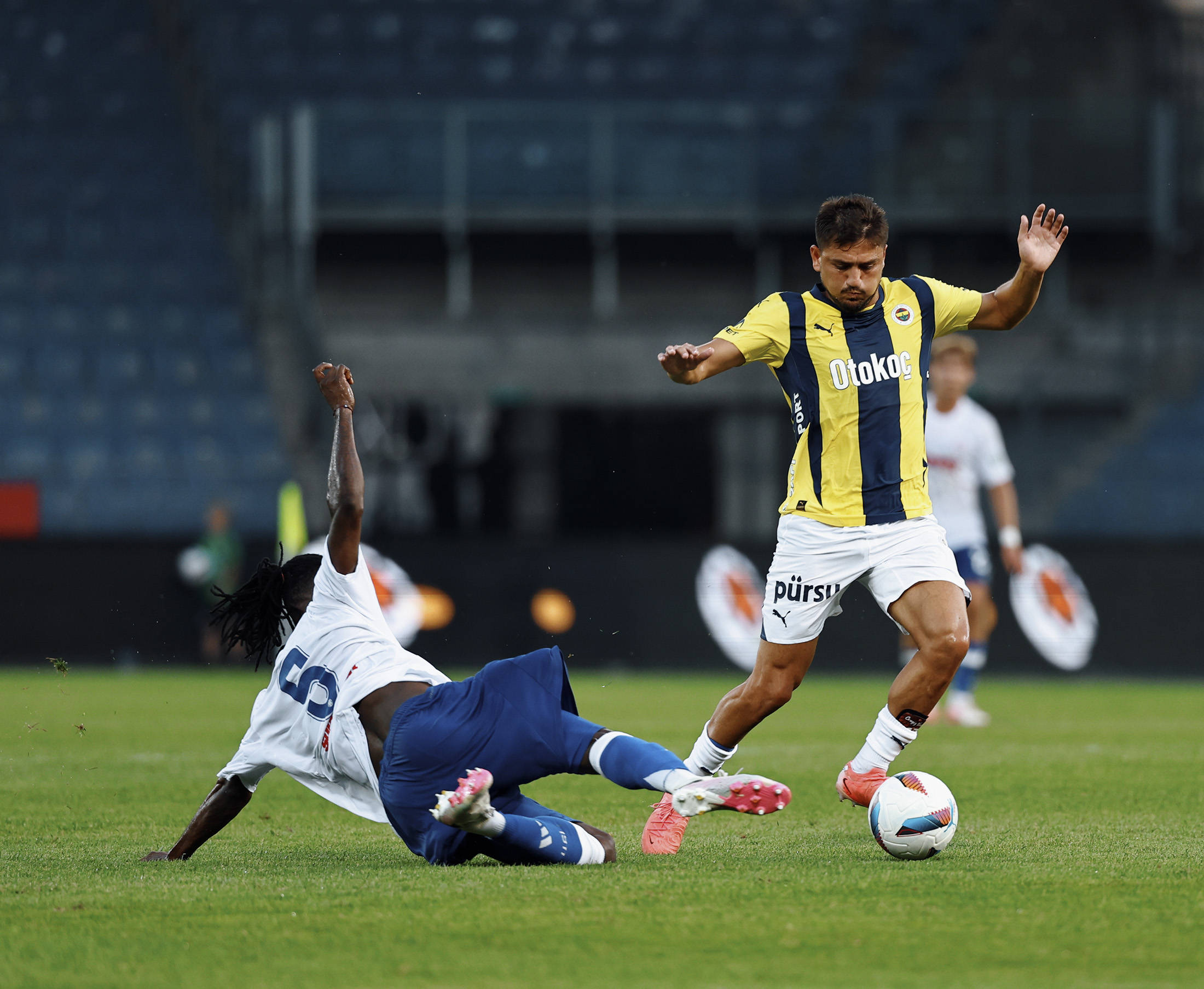 lol-关于欧冠赛程吃紧，费耶诺德赛后回应争议，媒体盛赞，高层口径保持一致的信息